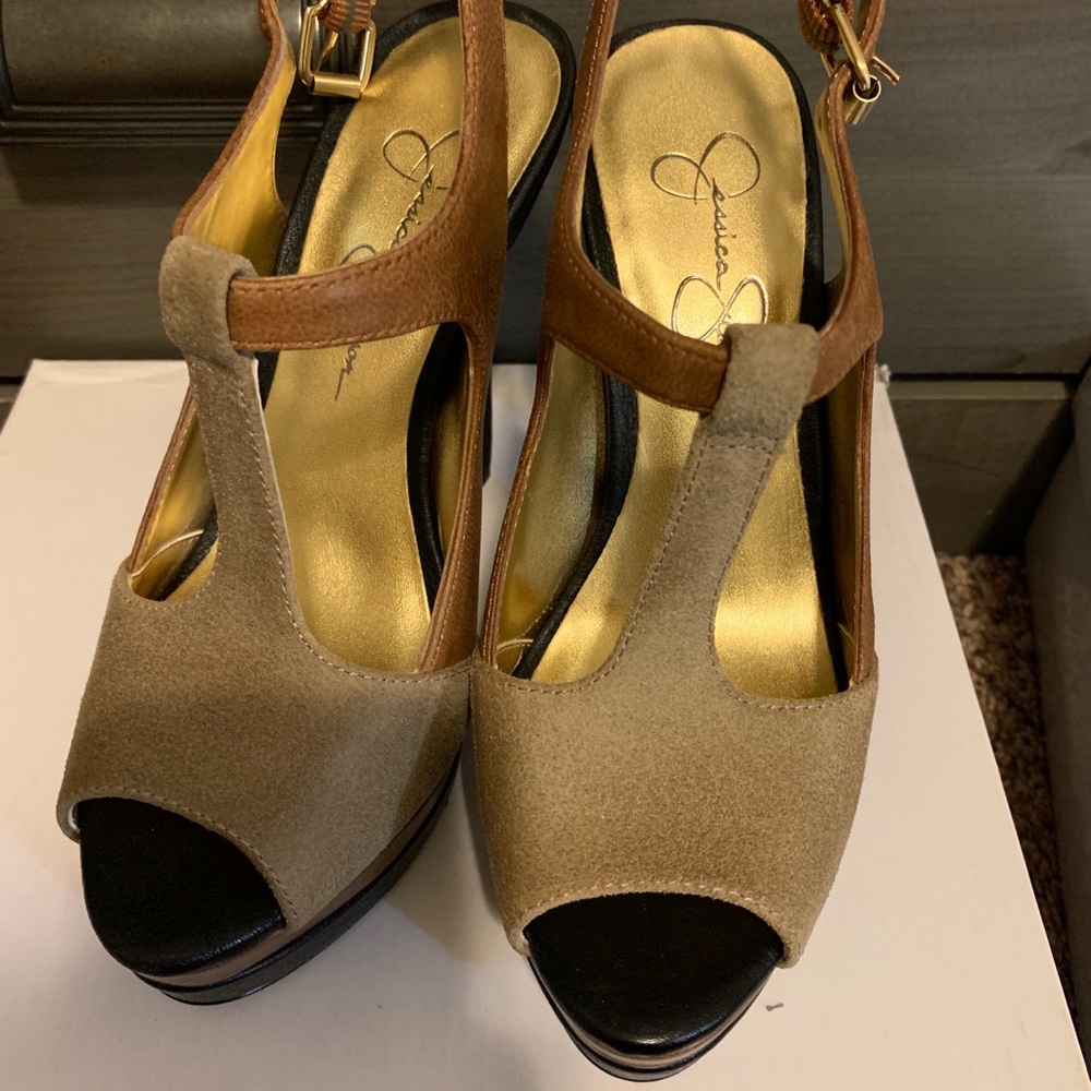 Two toned, buckle strap stiletto size 6